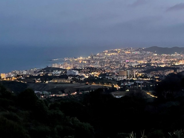 Villa avec 6 Chambres  à Mijas