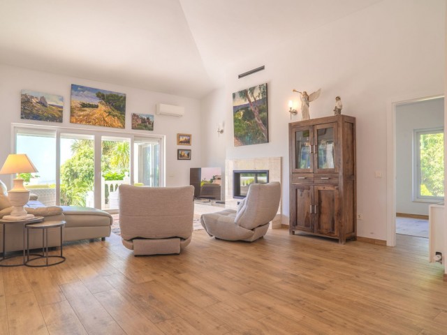 Villa avec 6 Chambres  à Mijas