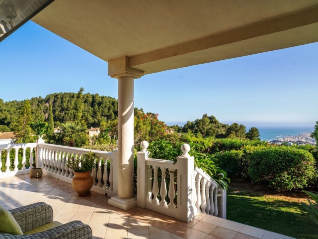 Villa avec 6 Chambres  à Mijas