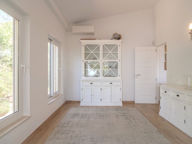Villa avec 6 Chambres  à Mijas