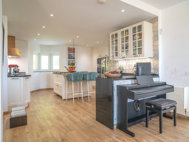 Villa avec 6 Chambres  à Mijas