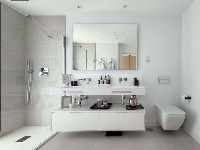 Villa avec 5 Chambres  à Cabopino