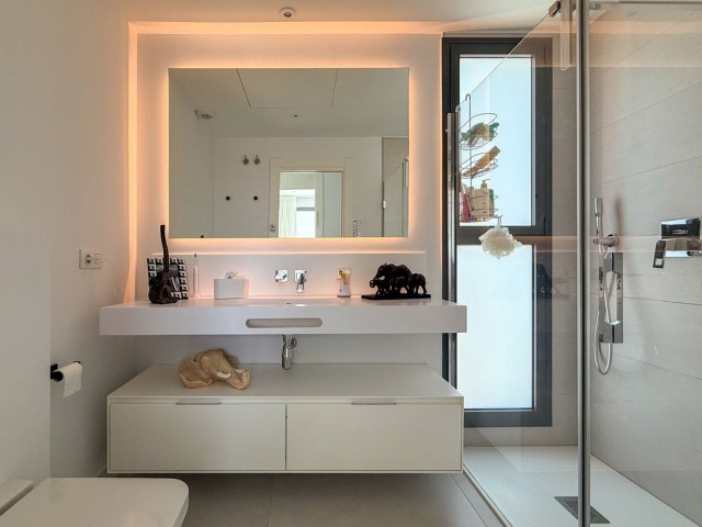 Villa avec 5 Chambres  à Cabopino