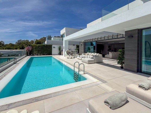 5 Bedrooms Villa in Cabopino