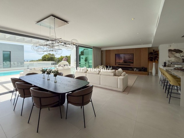 5 Bedrooms Villa in Cabopino