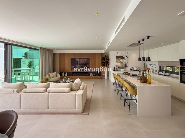 5 Bedrooms Villa in Cabopino