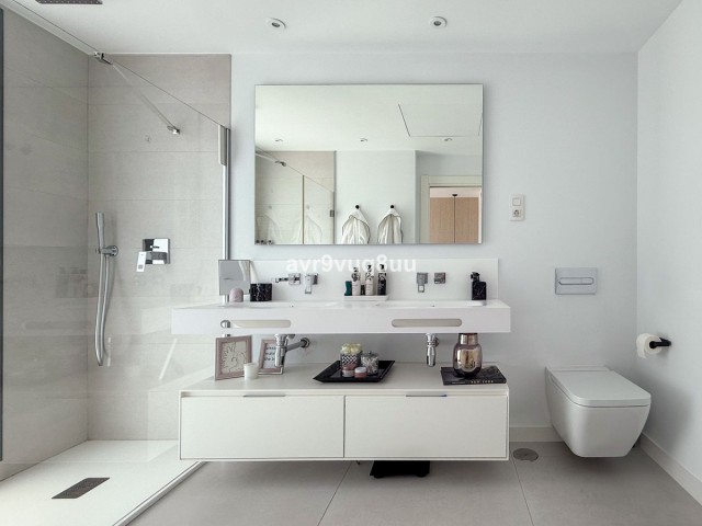5 Bedrooms Villa in Cabopino