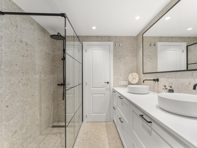 Appartement avec 3 Chambres  à Nueva Andalucía