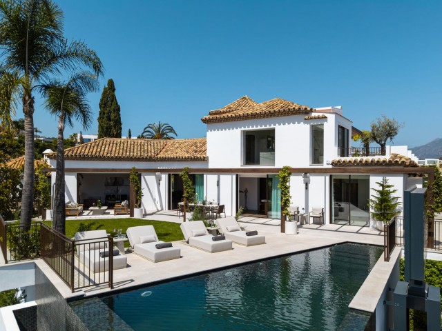 6 Bedrooms Villa in Benahavís