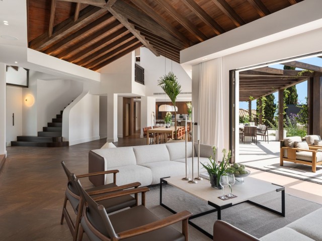6 Bedrooms Villa in Benahavís