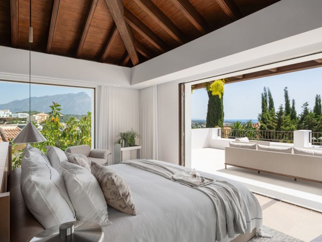 6 Bedrooms Villa in Benahavís