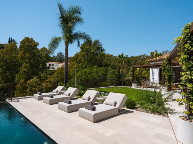 6 Bedrooms Villa in Benahavís