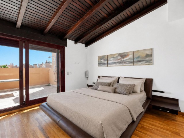 Penthouse avec 3 Chambres  à Puerto Banús