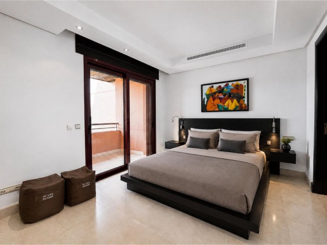 Penthouse avec 3 Chambres  à Puerto Banús