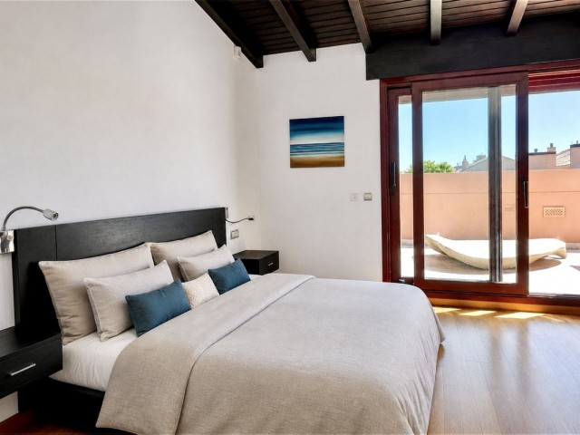 Penthouse avec 3 Chambres  à Puerto Banús
