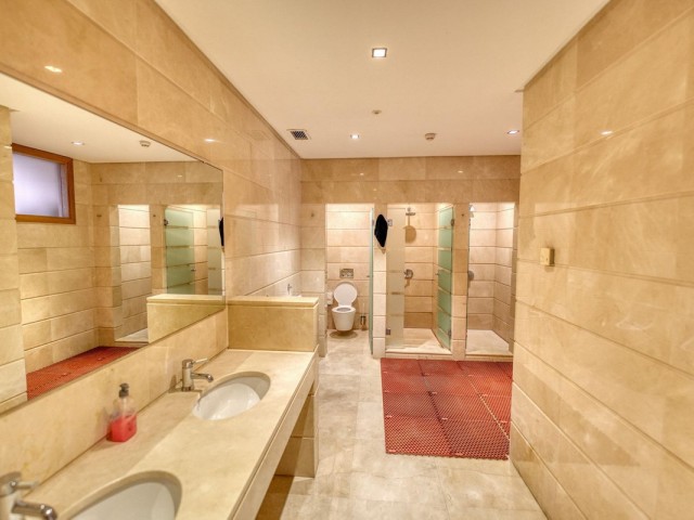Penthouse avec 3 Chambres  à Puerto Banús