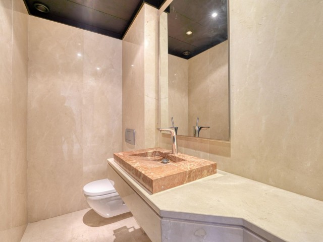 Penthouse avec 3 Chambres  à Puerto Banús