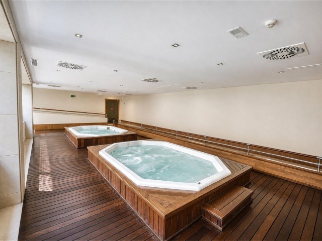 Penthouse avec 3 Chambres  à Puerto Banús