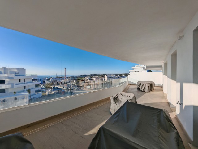 Appartement avec 4 Chambres  à Estepona