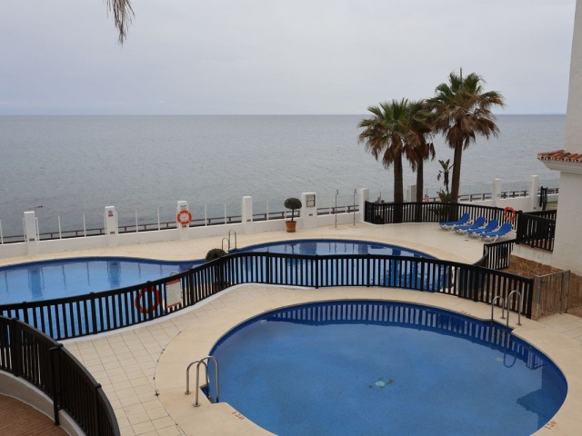 2 Bedrooms Apartment in Calahonda