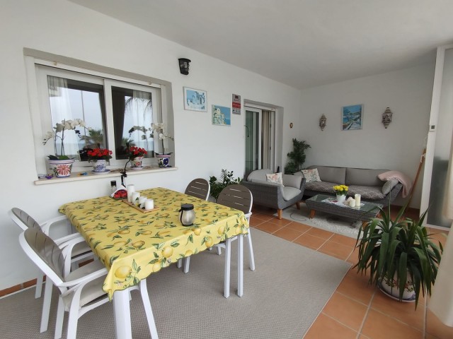2 Bedrooms Apartment in Calahonda