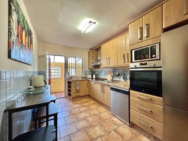 4 Bedrooms Villa in Estepona