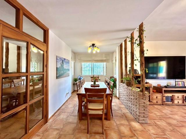 4 Bedrooms Villa in Estepona