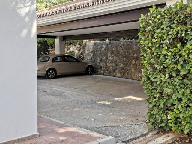 5 Soveroms Villa i Estepona
