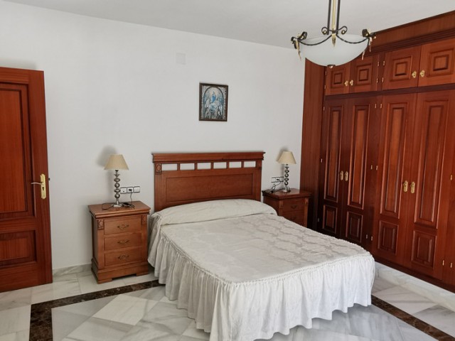 5 Soveroms Villa i Estepona