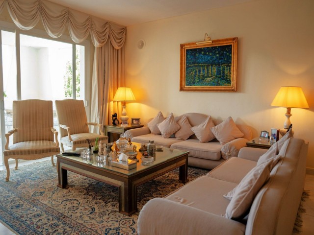 4 Schlafzimmer Apartment in Puerto Banús