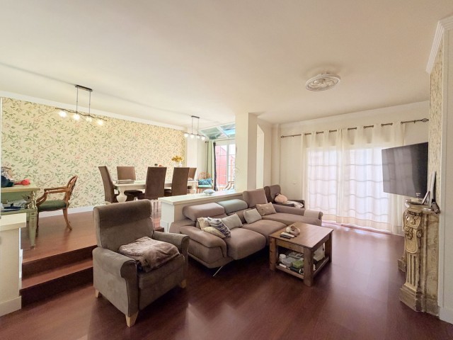 Maison mitoyenne avec 4 Chambres  à Sotogrande
