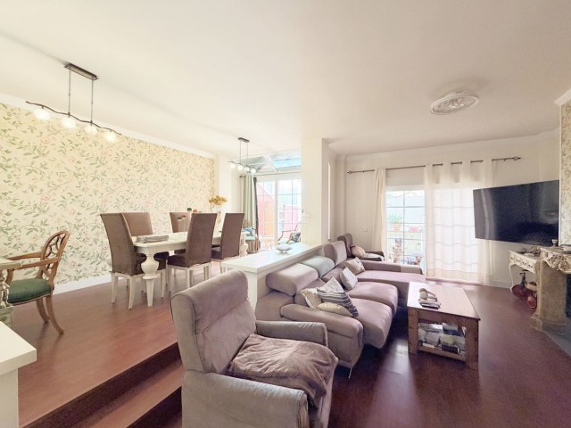 Maison mitoyenne avec 4 Chambres  à Sotogrande