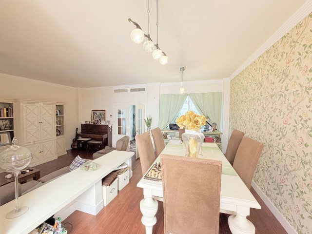 Maison mitoyenne avec 4 Chambres  à Sotogrande