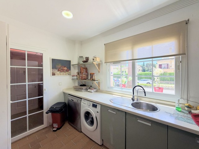 Maison mitoyenne avec 4 Chambres  à Sotogrande