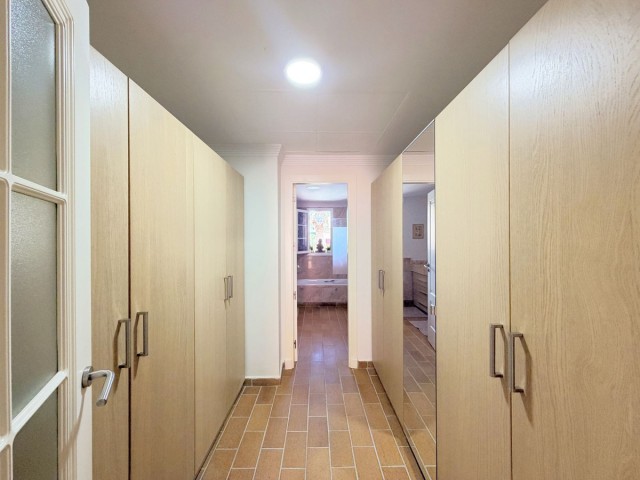 Maison mitoyenne avec 4 Chambres  à Sotogrande