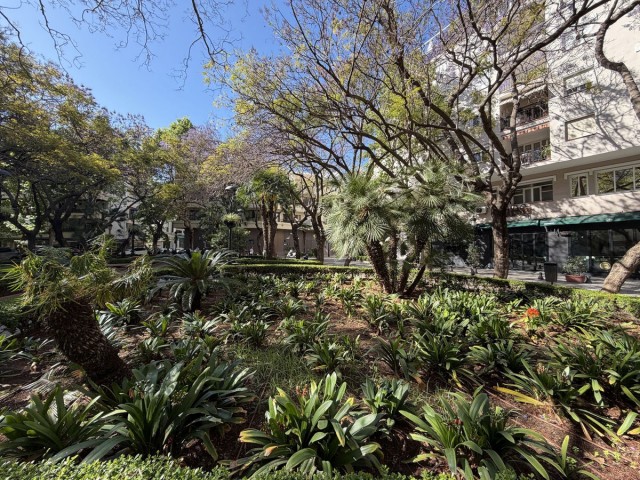 2 Bedrooms Apartment in Marbella