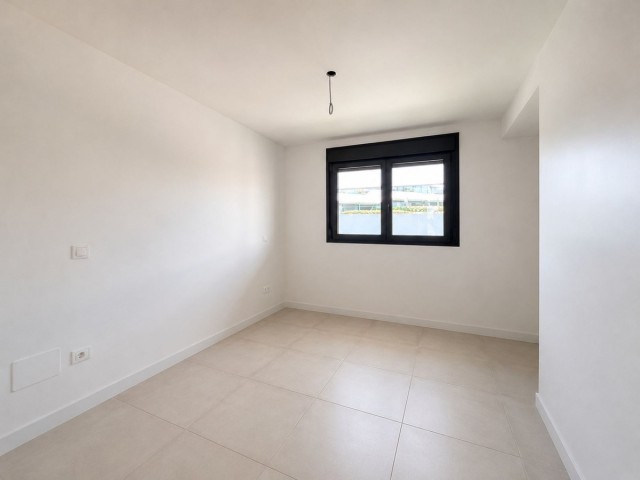Appartement avec 3 Chambres  à Estepona