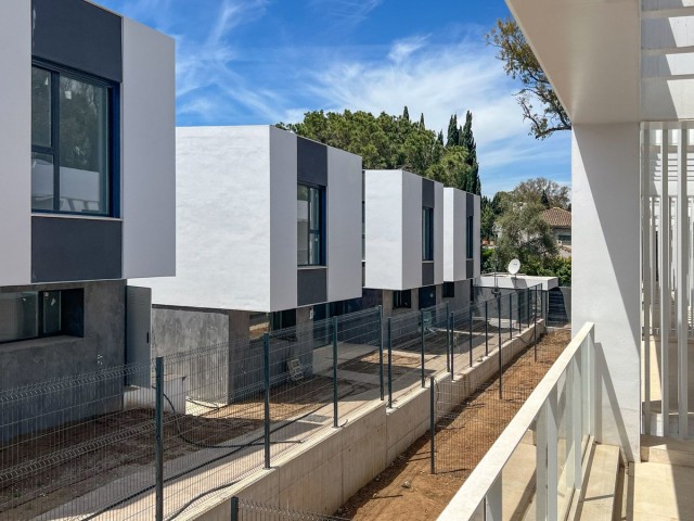 3 Bedrooms Townhouse in Elviria