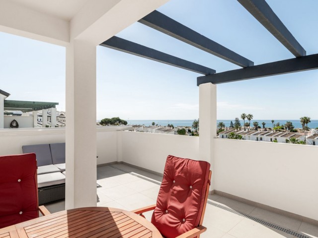 Appartement avec 3 Chambres  à Estepona