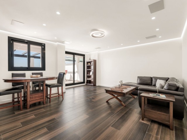 Appartement avec 3 Chambres  à Estepona