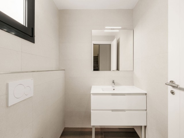 Appartement avec 3 Chambres  à Estepona
