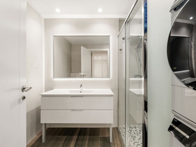 Appartement avec 3 Chambres  à Estepona