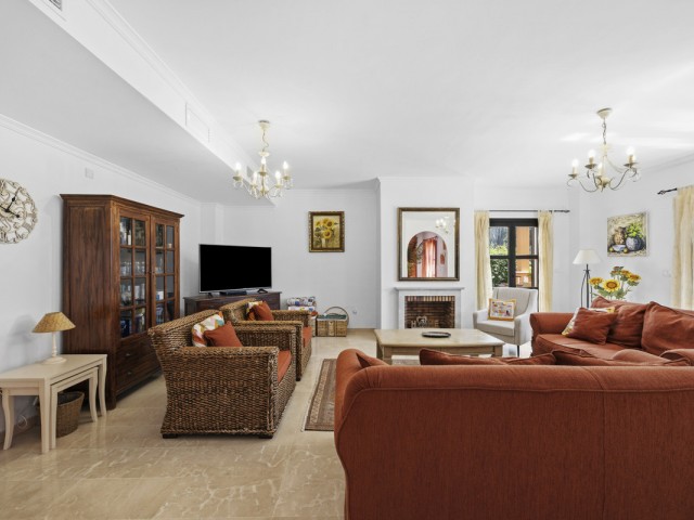 5 Bedrooms Villa in Guadalmina Alta