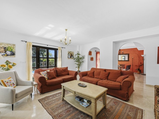 5 Bedrooms Villa in Guadalmina Alta