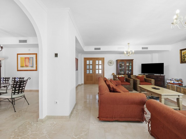 5 Bedrooms Villa in Guadalmina Alta