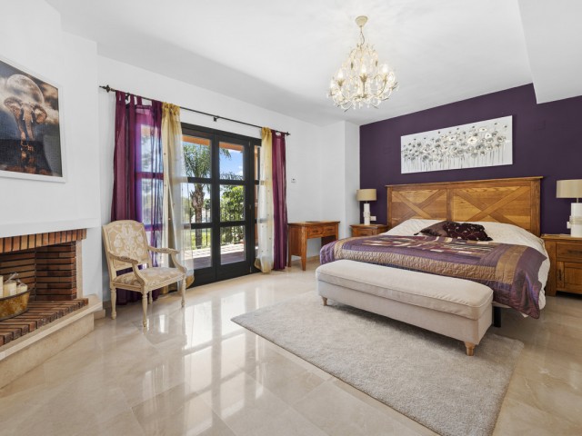 5 Bedrooms Villa in Guadalmina Alta