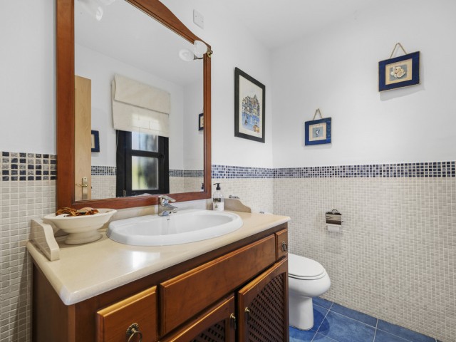 5 Bedrooms Villa in Guadalmina Alta