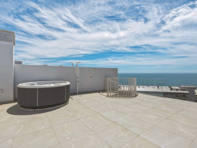 2 Bedrooms Apartment in Fuengirola