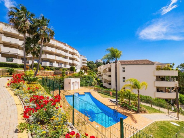 2 Bedrooms Apartment in Elviria