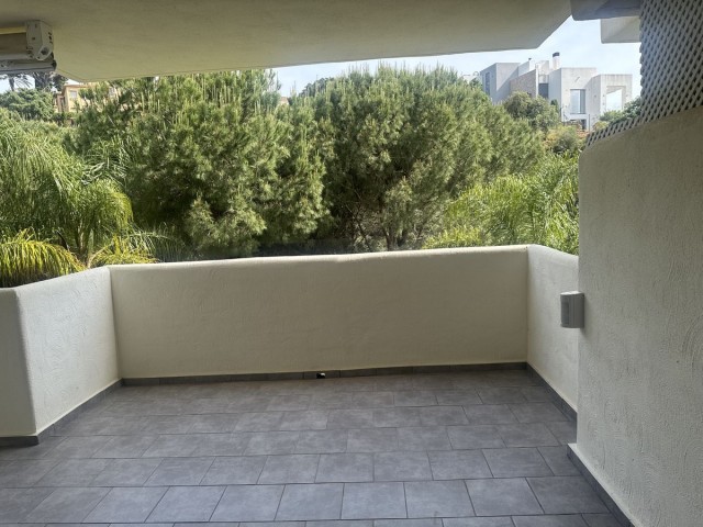 2 Bedrooms Apartment in Elviria